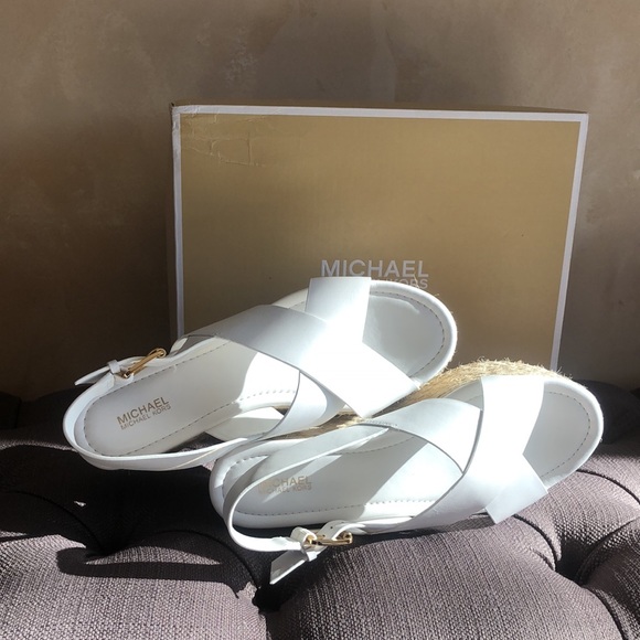 Michael Kors platform flats. Size 9M - Picture 4 of 6